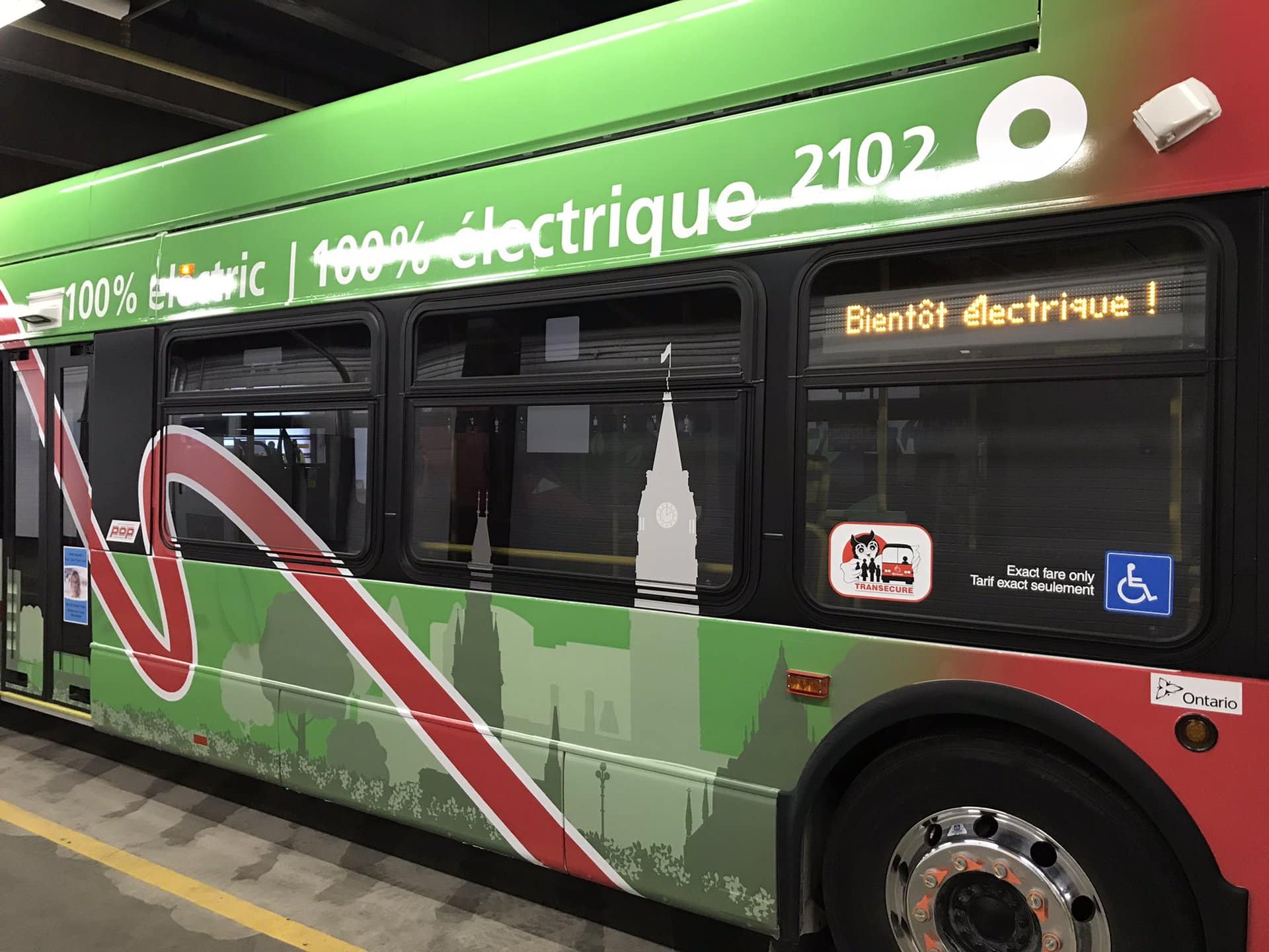 OC Transpo unveils Ottawa’s first battery-electric buses - Glen Gower ...