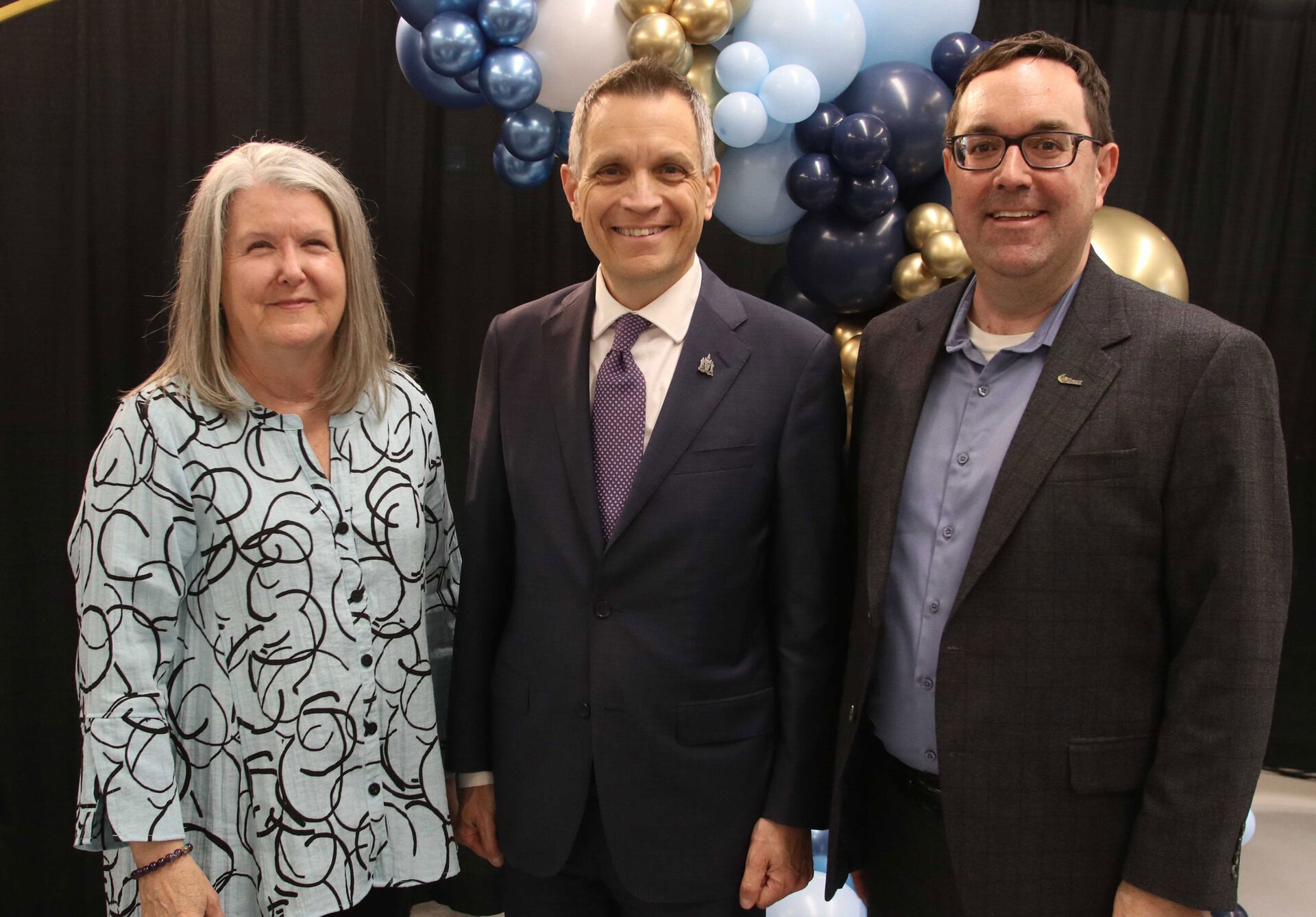 Lynn Griffiths, Mayor Mark Sutcliffe, and Councillor Glen